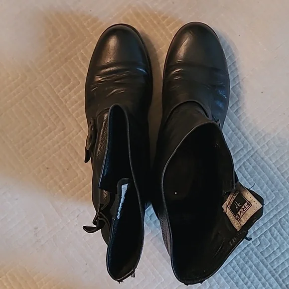 Frye Veronica Short Boots, Black, Women's Size 9 - Picture 3 of 8